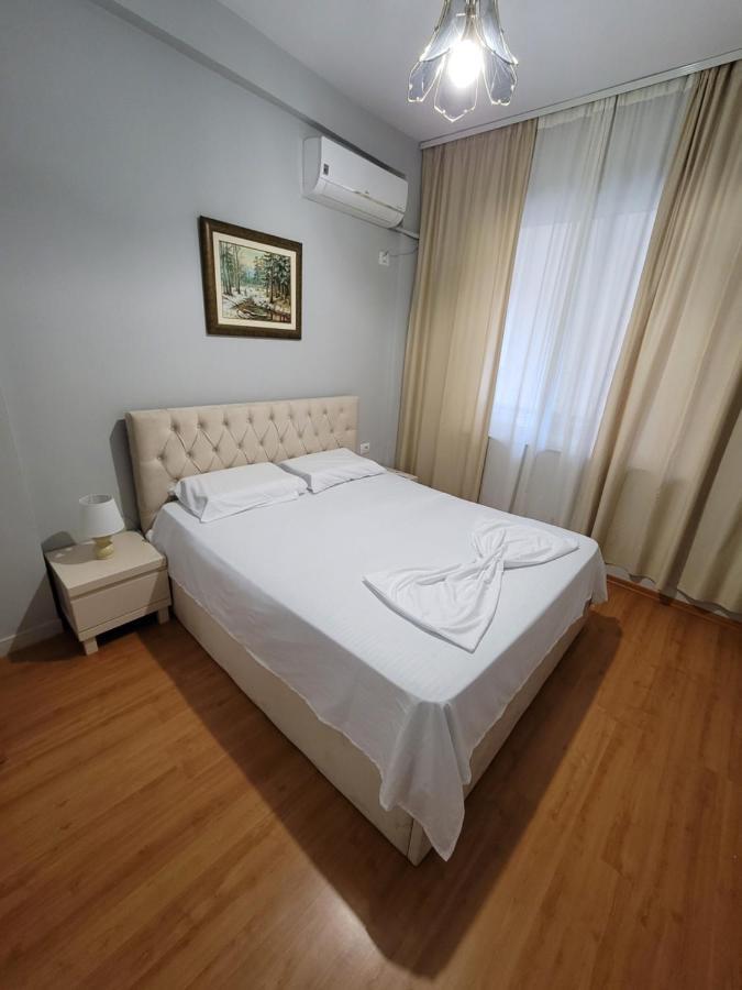 Apartamento Heart Of Tirana Exterior foto