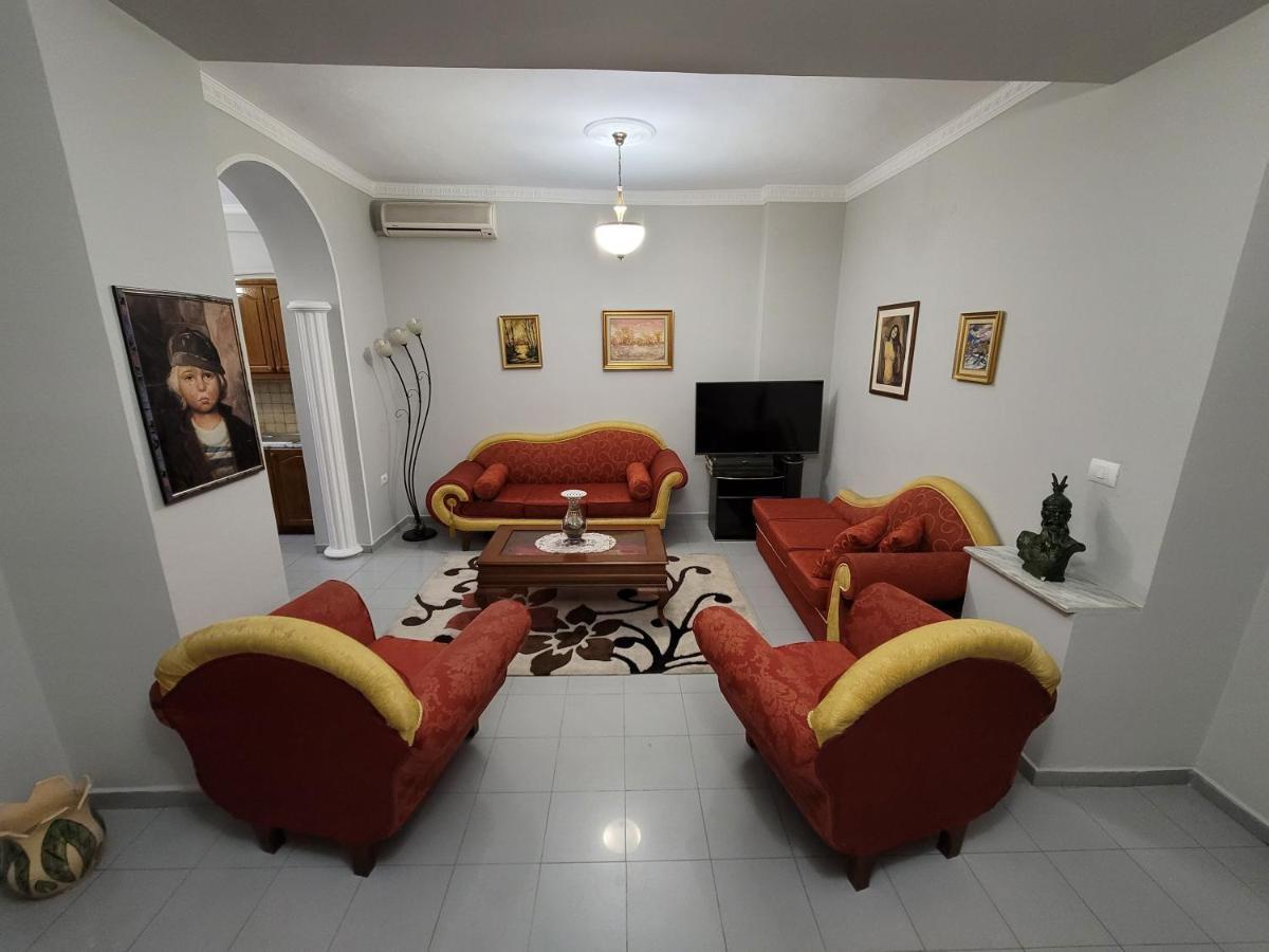 Apartamento Heart Of Tirana Exterior foto